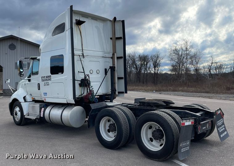 image for item MA9916 2015 International ProStar Plus 122  semi truck