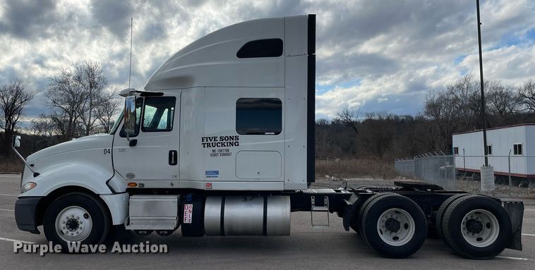 image for item MA9916 2015 International ProStar Plus 122  semi truck