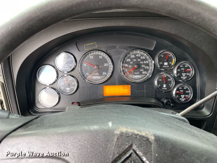 image for item MA9916 2015 International ProStar Plus 122  semi truck