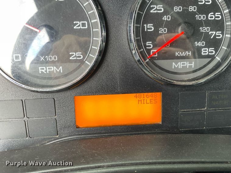 image for item MA9916 2015 International ProStar Plus 122  semi truck