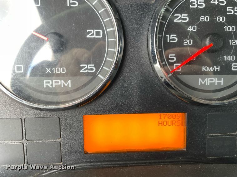 image for item MA9916 2015 International ProStar Plus 122  semi truck