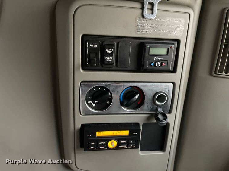 image for item MA9916 2015 International ProStar Plus 122  semi truck