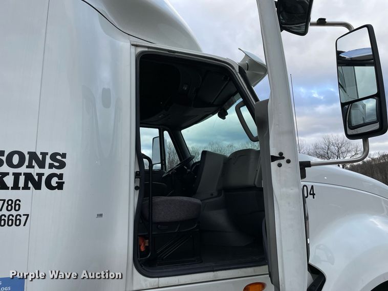 image for item MA9916 2015 International ProStar Plus 122  semi truck