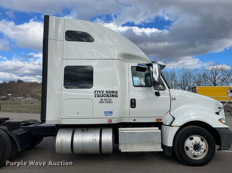 image for item MA9916 2015 International ProStar Plus 122  semi truck