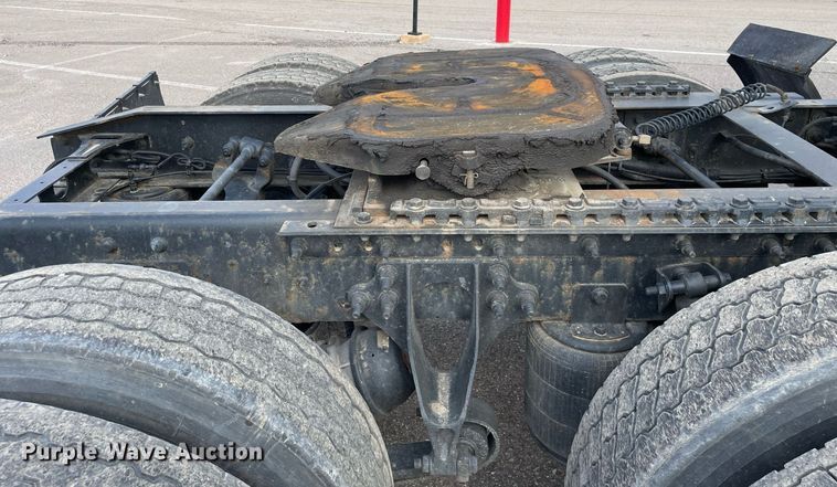 image for item MA9916 2015 International ProStar Plus 122  semi truck