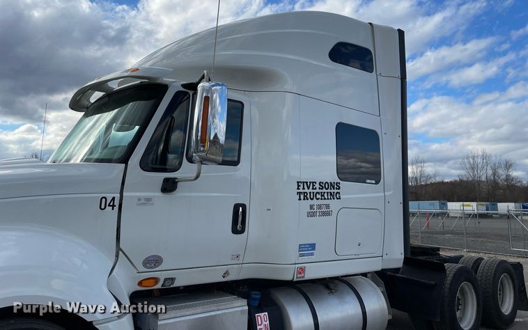 image for item MA9916 2015 International ProStar Plus 122  semi truck