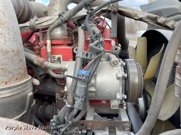 image for item MA9916 2015 International ProStar Plus 122  semi truck