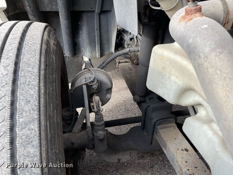 image for item MA9916 2015 International ProStar Plus 122  semi truck