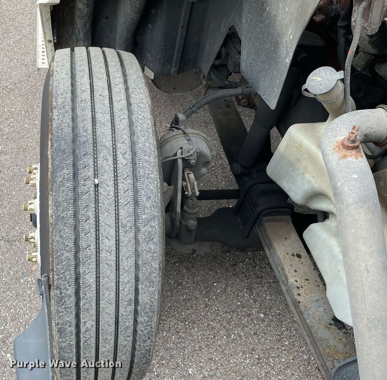 image for item MA9916 2015 International ProStar Plus 122  semi truck