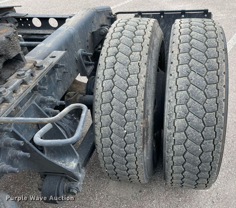 image for item MA9916 2015 International ProStar Plus 122  semi truck