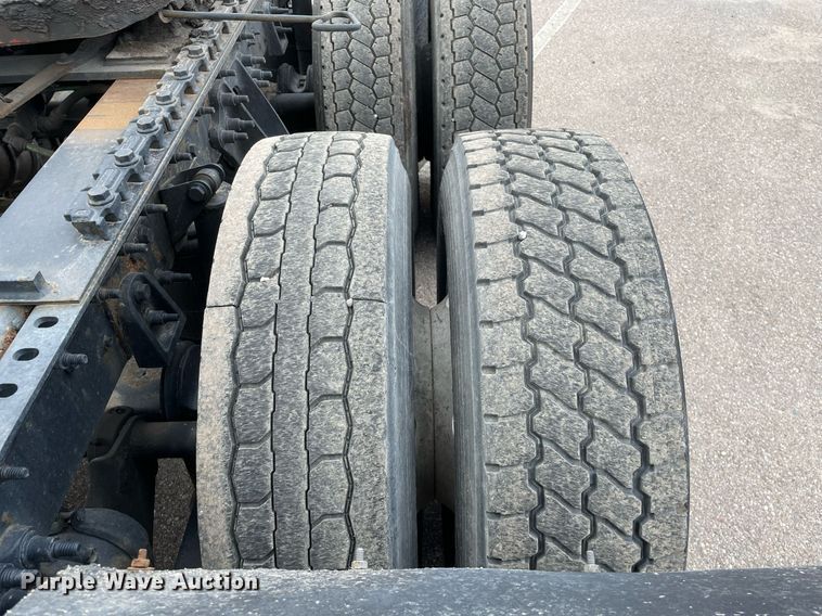 image for item MA9916 2015 International ProStar Plus 122  semi truck