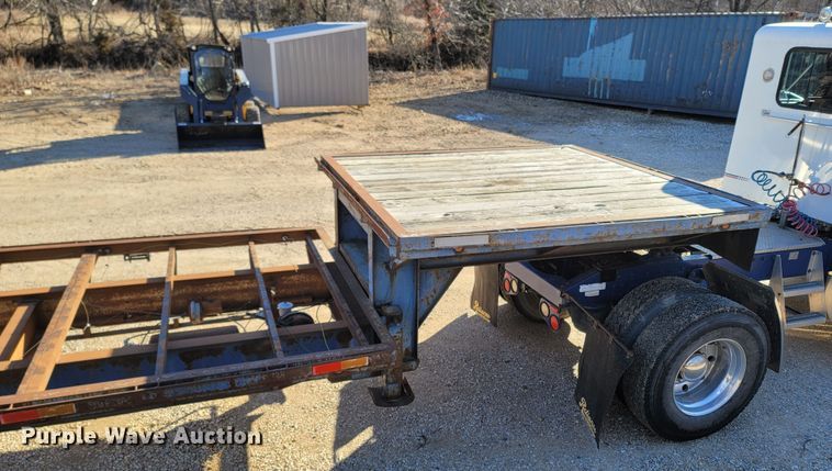 image for item ME9047 1995 West Wind Trailers  drop deck equipment trailer