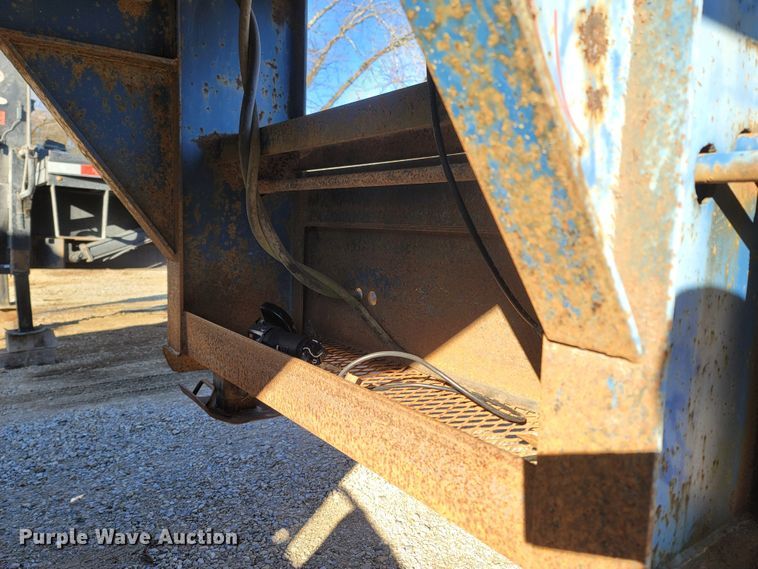 image for item ME9047 1995 West Wind Trailers  drop deck equipment trailer