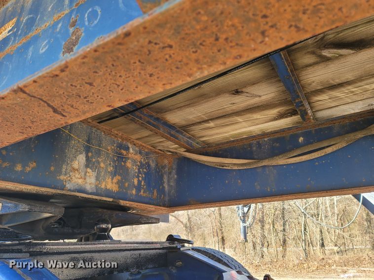 image for item ME9047 1995 West Wind Trailers  drop deck equipment trailer