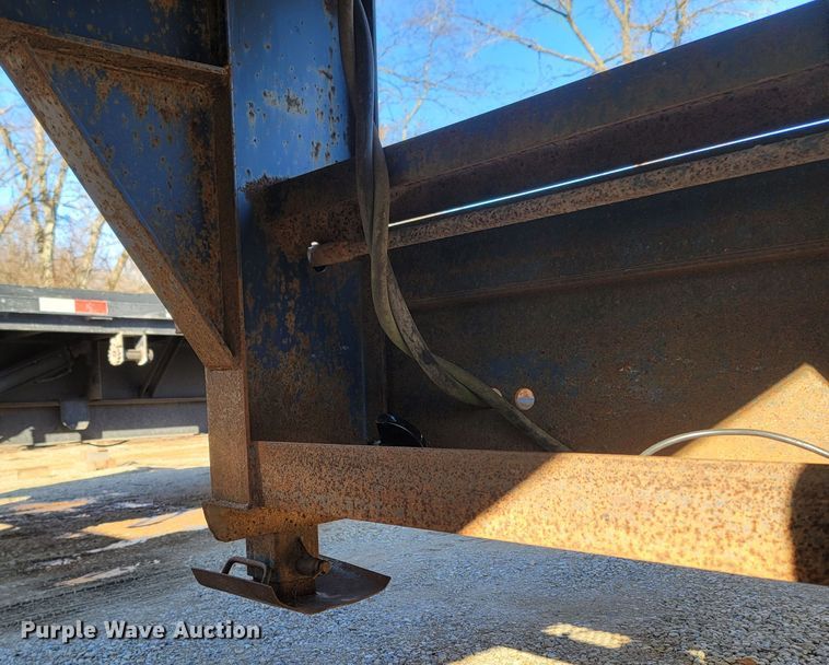 image for item ME9047 1995 West Wind Trailers  drop deck equipment trailer