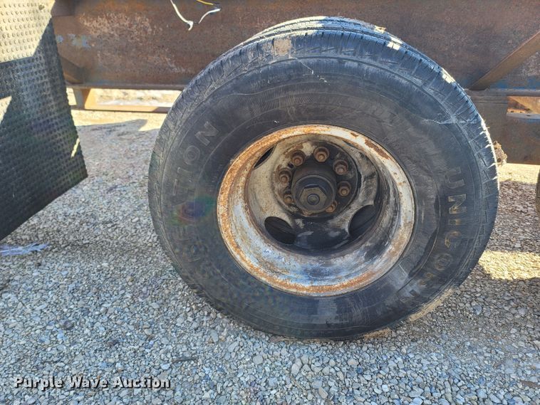 image for item ME9047 1995 West Wind Trailers  drop deck equipment trailer