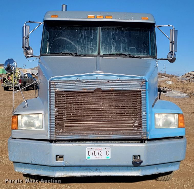 image for item ME9751 1992 Volvo Aero WIA  semi truck