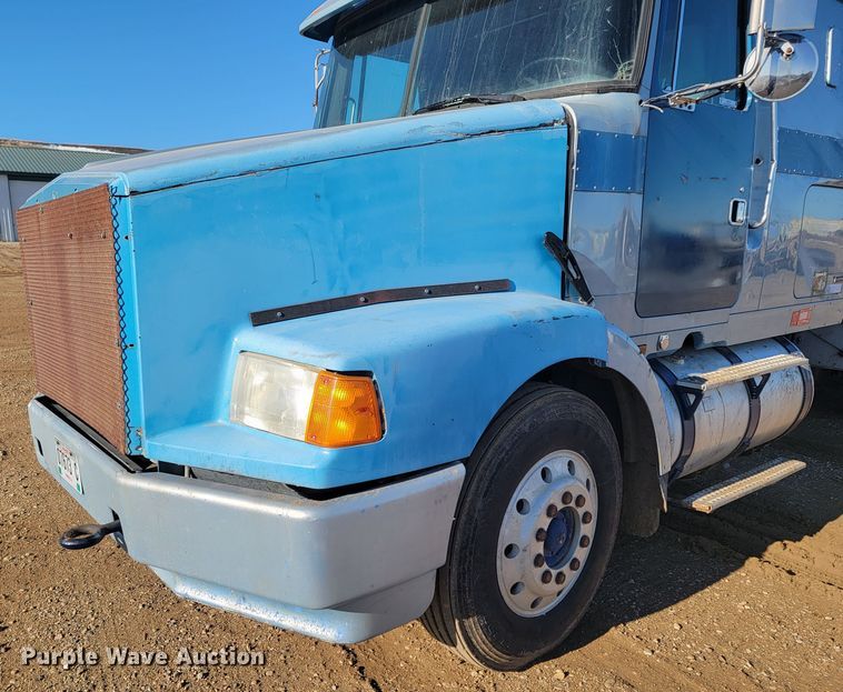 image for item ME9751 1992 Volvo Aero WIA  semi truck