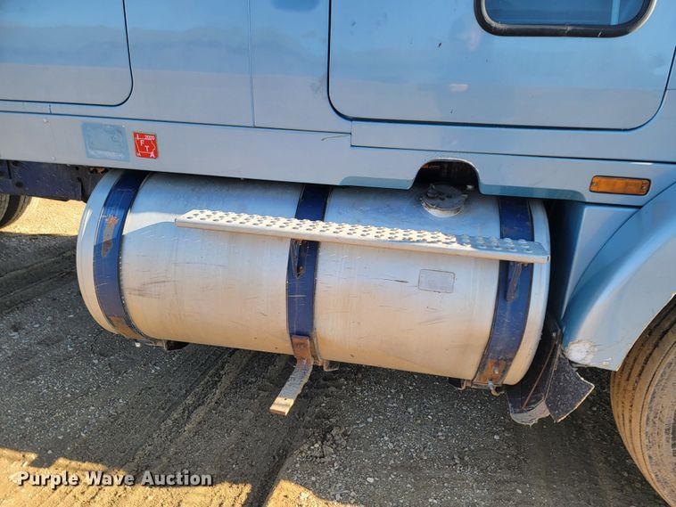 image for item ME9751 1992 Volvo Aero WIA  semi truck