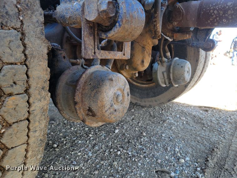 image for item ME9751 1992 Volvo Aero WIA  semi truck