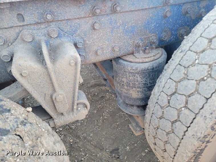 image for item ME9751 1992 Volvo Aero WIA  semi truck