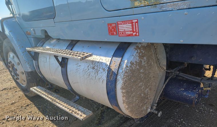 image for item ME9751 1992 Volvo Aero WIA  semi truck