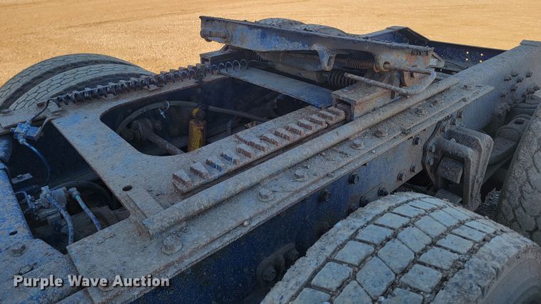 image for item ME9751 1992 Volvo Aero WIA  semi truck