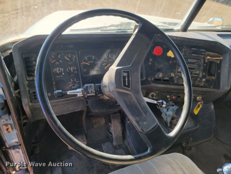 image for item ME9751 1992 Volvo Aero WIA  semi truck