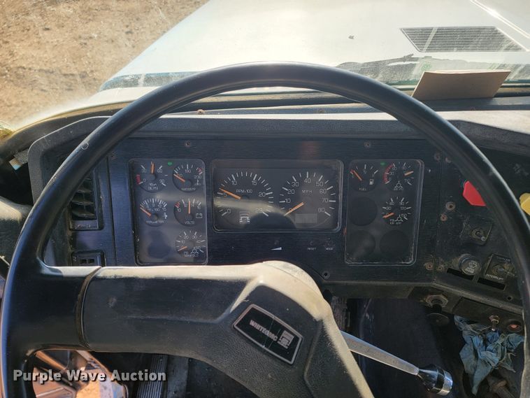 image for item ME9751 1992 Volvo Aero WIA  semi truck