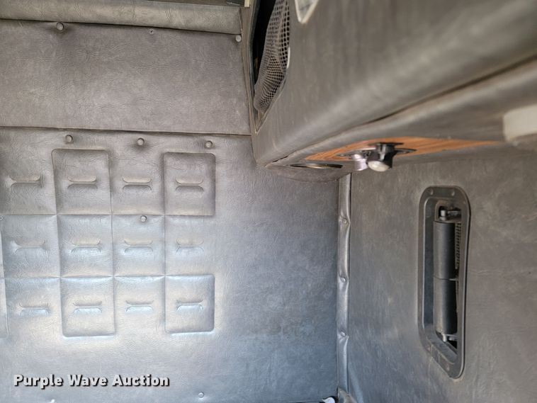 image for item ME9751 1992 Volvo Aero WIA  semi truck