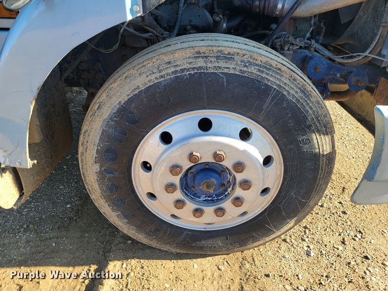 image for item ME9751 1992 Volvo Aero WIA  semi truck