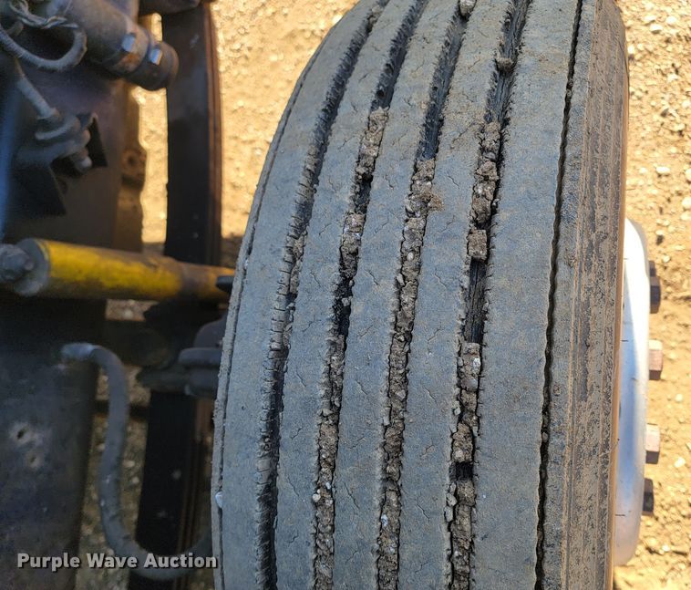 image for item ME9751 1992 Volvo Aero WIA  semi truck