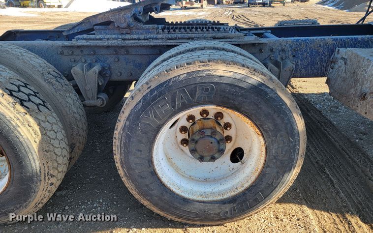 image for item ME9751 1992 Volvo Aero WIA  semi truck