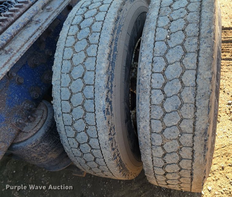 image for item ME9751 1992 Volvo Aero WIA  semi truck