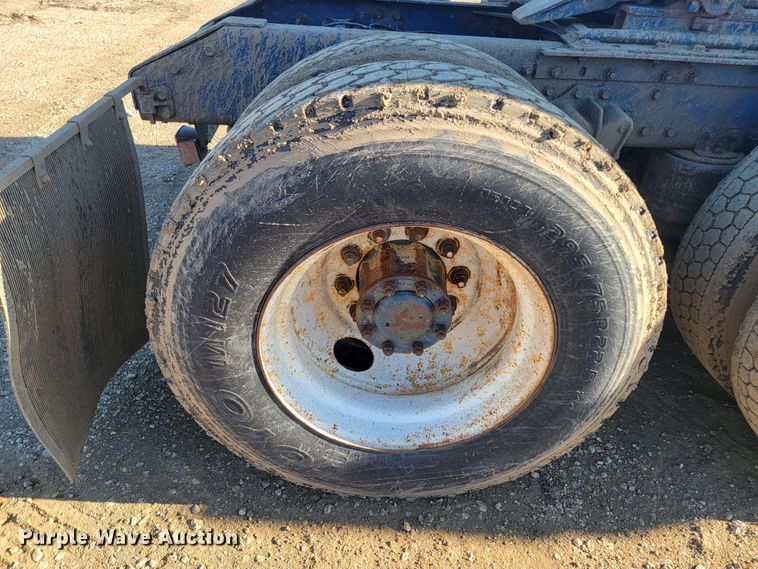 image for item ME9751 1992 Volvo Aero WIA  semi truck