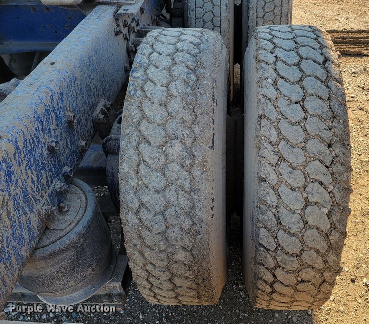 image for item ME9751 1992 Volvo Aero WIA  semi truck