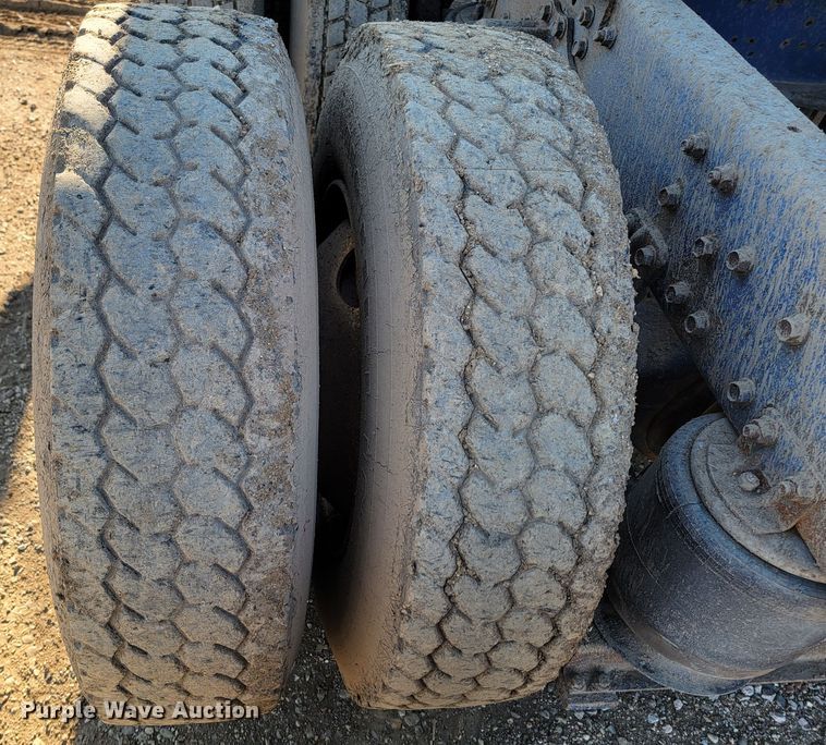 image for item ME9751 1992 Volvo Aero WIA  semi truck