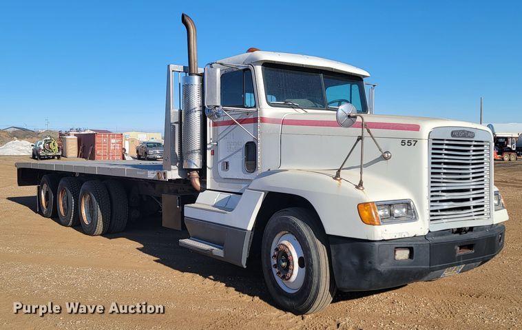 image for item ME9752 1990 Freightliner  rollback truck