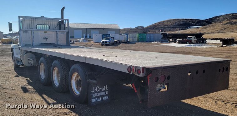 image for item ME9752 1990 Freightliner  rollback truck