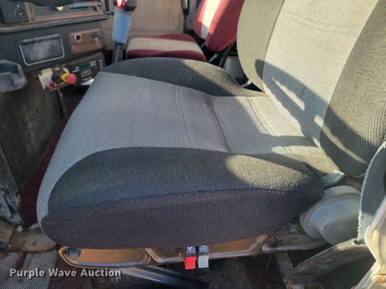 image for item ME9752 1990 Freightliner  rollback truck