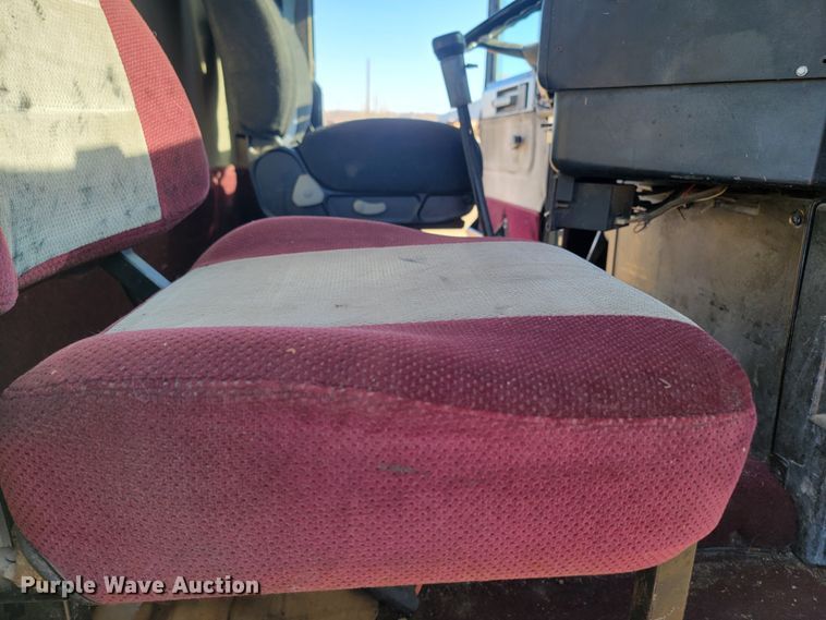 image for item ME9752 1990 Freightliner  rollback truck