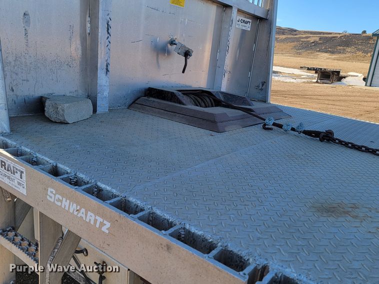 image for item ME9752 1990 Freightliner  rollback truck