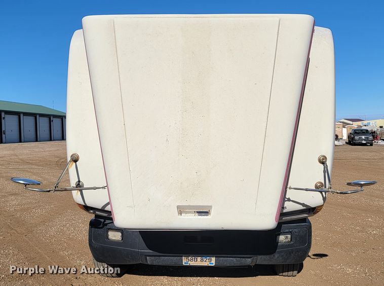 image for item ME9752 1990 Freightliner  rollback truck