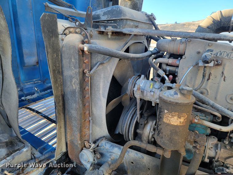 image for item ME9752 1990 Freightliner  rollback truck