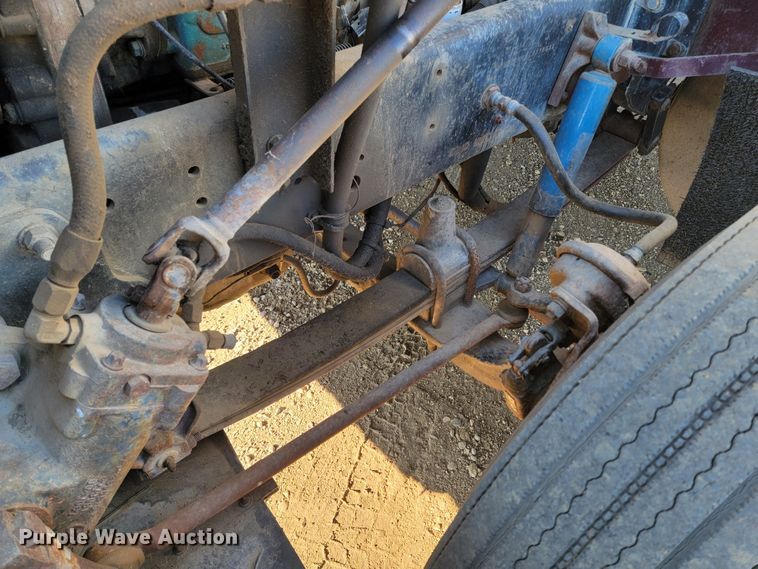 image for item ME9752 1990 Freightliner  rollback truck