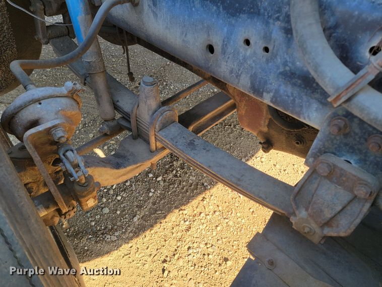 image for item ME9752 1990 Freightliner  rollback truck