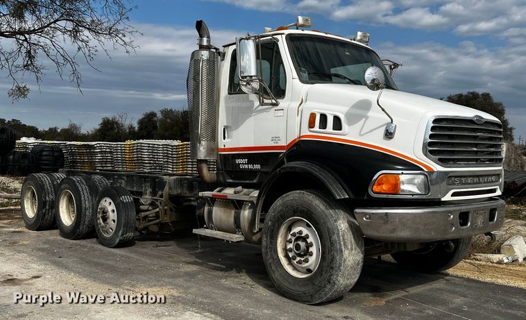 image for item MF9802 2007 Sterling L9500  truck cab and chassis