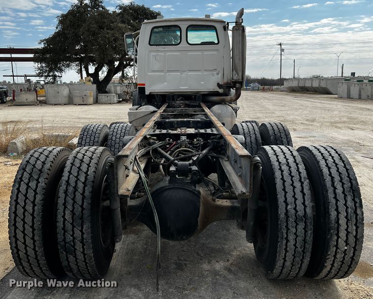 image for item MF9802 2007 Sterling L9500  truck cab and chassis