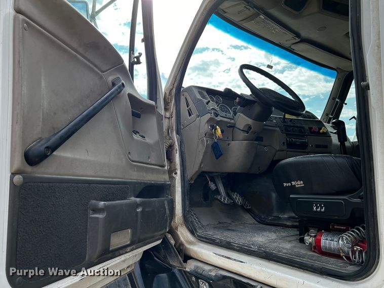 image for item MF9802 2007 Sterling L9500  truck cab and chassis