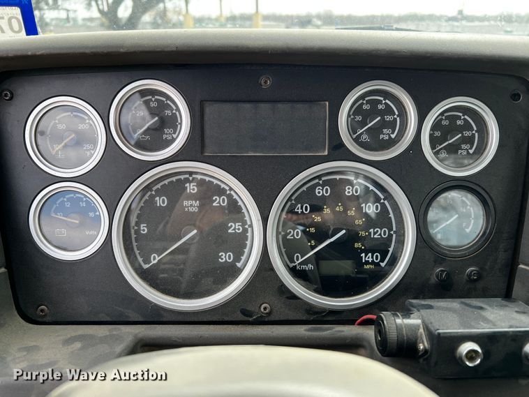 image for item MF9802 2007 Sterling L9500  truck cab and chassis